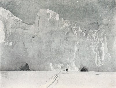 फेस ऑफ द ग्लेशियर इन विक्टोरिया लैंड, c1911, 1913। द्वारा जी। मुर्रे लेविक