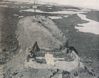 हेंसेंस ग्रेव ऑन केप अडारे, 1911, 1913 द्वारा जी। मुर्रे लेविक