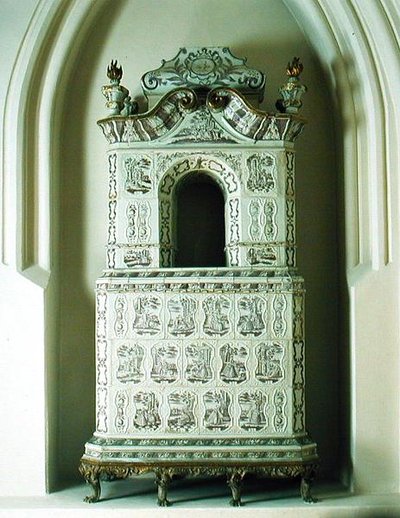 स्टोव, c.1760 (सीसा और सोने से सजी टाइलें) द्वारा डांस्क स्कूल
