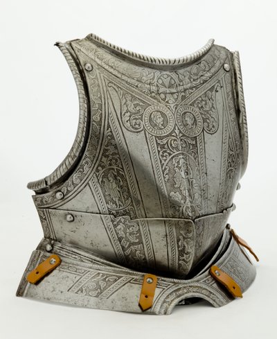 आधुनिक सजावट के साथ ब्रेस्टप्लेट, c.1550 (etched स्टील, गिल्ड और आधुनिक चमड़े के निशान) द्वारा जर्मन स्कूल