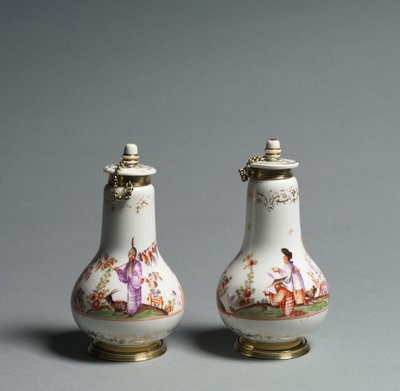 कवर फ्लास्क, निर्माता Meissen चीनी मिट्टी के बरतन कारखाने, जर्मनी, c.1720-1723 द्वारा जर्मन स्कूल