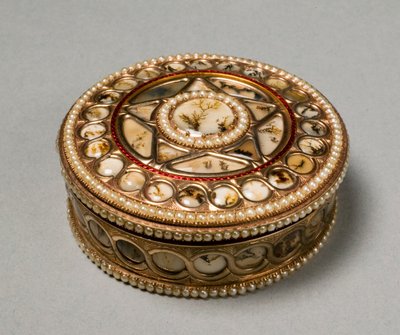 राउंड स्नफ़ बॉक्स, c.1800-30 द्वारा जर्मन स्कूल