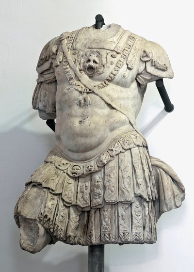 एंड्रिया डोरिया (1466-1560) द्वारा मार्बल बस्ट, कोंडोटियर और जीन के एडमिरल। जियोवानी एंजेलो मोंटोरसोली (1507-1563) द्वारा मूर्तिकला जीन, पलाज्जो डुकाले द्वारा जियोवन्नी एंजेलो मोंटोरसोली