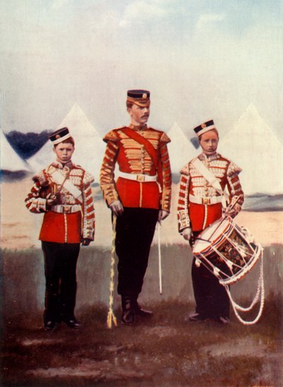 ड्रम-मेजर एंड ड्रमर्स, कोल्डस्ट्रीम गार्ड्स, 1900। द्वारा ग्रेगरी और सह