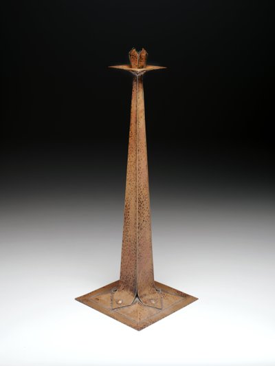 कैंडलस्टिक, c.1907 (तांबा) द्वारा गुस्ताव स्टिकली