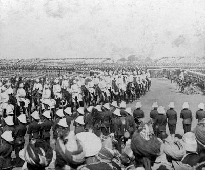 इम्पीरियल कैडेट कॉर्प्स दिल्ली, भारत, 1903 में दरबार के अखाड़े में अपनी महारत हासिल कर रहे थे। द्वारा एचडी गिरवुड
