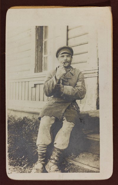 प्रथम विश्व युद्ध: 'जर्मन सेना के आक्रमण के दौरान 1914-1916 के वर्षों में यूक्रेन। एक आदमी का पोर्ट्रेट (बी/डब्ल्यू फोटो) द्वारा हीरोज कब्रिस्तान Dsessentniki (attr।)