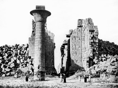 स्तंभ और खंडहर, नूबिया, मिस्र, 1887 द्वारा जॉर्जेस हेनरी बेचर्ड