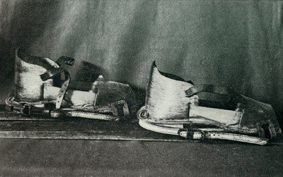 फ़ाइनेसको के साथ स्की शूज़ का उपयोग, c19101913, 1913 द्वारा हर्बर्ट पोंटिंग