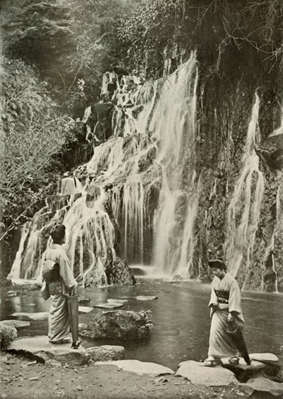 1910 में यमोटो में गिरने वाले झरने का झरना। द्वारा हर्बर्ट पोंटिंग