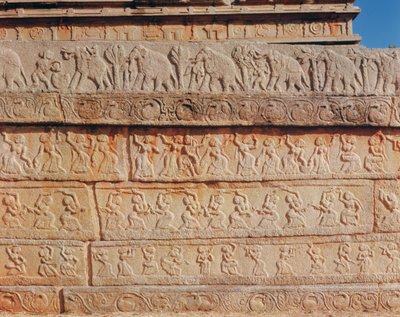 दीवार का विवरण, महानवमी डिब्बा (पत्थर) पर द्वारा इंडियन स्कूल