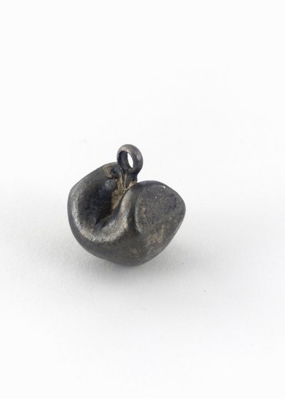 लटकन या घंटी ताली (चांदी) द्वारा इंडियन स्कूल