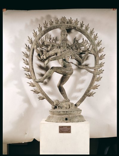 शिव नटराज, द्रविड़ (कांस्य) (यह भी देखें 239922) द्वारा Indian School