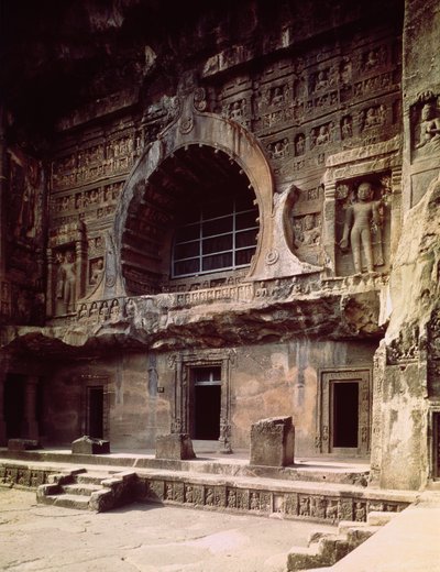 प्रवेश द्वार का दृश्य, गुफा 26 द्वारा इंडियन स्कूल