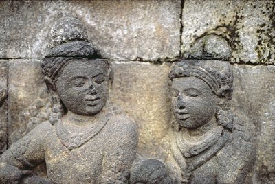 बाहरी का विस्तार, 778-850 ज्वालामुखी पत्थर द्वारा इंडोनेशियाई