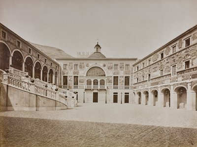 एल्बम "इटली 1882, नेपल्स, पाइस, गेन्स, कॉर्निश": मोनाको के राजकुमार के महल का आंतरिक प्रांगण द्वारा इतालवी फोटोग्राफर