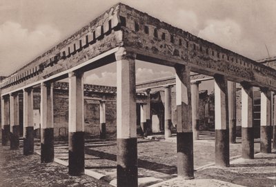 कासा डेले नोज़े डी'अर्जेंटो, हाउस ऑफ़ द सिल्वर वेडिंग (बी / डब्ल्यू फोटो) द्वारा इतालवी फोटोग्राफर
