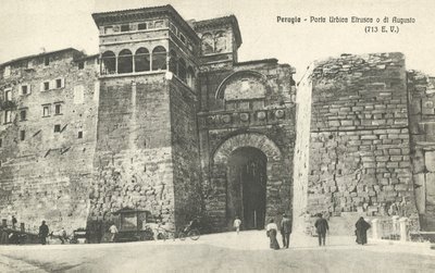 पेरुगिया, इटली, एट्रीस्कैन सिटी गेट या ऑगस्टस द्वारा इतालवी फोटोग्राफर