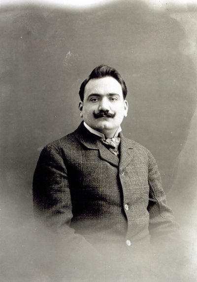 एनरिको कारुसो का पोर्ट्रेट, c.1900 द्वारा इतालवी फोटोग्राफर