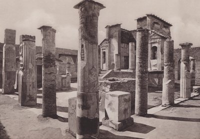 Tempio D'Iside, Isis का मंदिर (b/w फोटो) द्वारा इतालवी फोटोग्राफर
