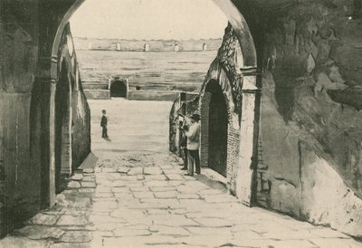 एम्फीथिएटर का प्रिंसिपल एंट्रेंस जैसा कि यह है द्वारा इतालवी स्कूल