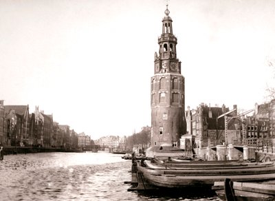 द मॉन्टेलबैंस्टोरेन, एम्स्टर्डम, 1898। द्वारा जेम्स बैटकिन