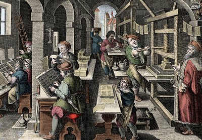 प्रिंटिंग ऑफिस, c1600 - हॉलैंड, प्रिंटिंग: बाईं ओर के पात्र पात्रों का उपयोग करते हैं, एक मास्टर प्रिंटर द्वारा पर्यवेक्षित मुद्रण की तैयारी के विभिन्न चरण - जियोवानी स्ट्राडानो (जन वान डेर स्ट्रेट) (जोहान) द्वारा "नोवा रेपर्टा" से उत्कीर्णन द्वारा जन वैन डर स्ट्रेट