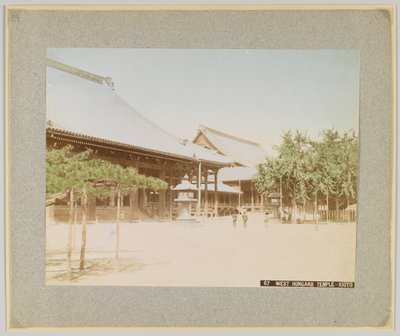 पश्चिम होंगानजी मंदिर, क्योटो, जापान (हाथ से रंगा हुआ b/w फोटो) द्वारा जापानी फोटोग्राफर