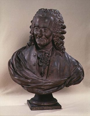वोल्टेयर की बस्ट (1694-1778) द्वारा जीन बैपटिस्ट एंटोनी कैडेट डी बेउप्रे