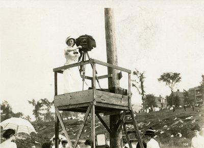 काम पर बील्स, c.1905-40 द्वारा जेसी टार्बो बील्स
