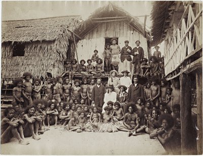 मिशन हाउस परिमाता, सुगंध, न्यू गिनी, 1885 (एल्बम प्रिंट) द्वारा जॉन डब्ल्यू लिंड्ट