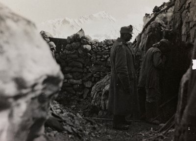 एल्बम "मीन वेल्टक्रेग्स - एरिनरनगेन साउथ-वेस्ट फ्रंट (कैरिंथिया, इटालियन, साउथ टायरॉल) (माई वर्ल्ड वॉर - कारिंथिया, इटली में साउथ-वेस्टर्न फ्रंट की यादें, ट्रेंटिनो-ऑल्टो अडिगे) 31/03/1915-12/11/ 1918 - जोसेफ ज़ोहलेस वीन ": खाइयों में सैनिक (बी . द्वारा जोसेफ़ ज़ोहल्स