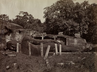 बुद्ध का परनिर्वाण, गल विहार, पोलोन्नारुवा, सीलोन, 1870-1871। द्वारा जोसेफ लॉटन