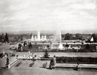 लंदन में क्रिस्टल पैलेस: छतों और फव्वारे, c.1870 (b/w फोटो) द्वारा जोसेफ पैक्सटन