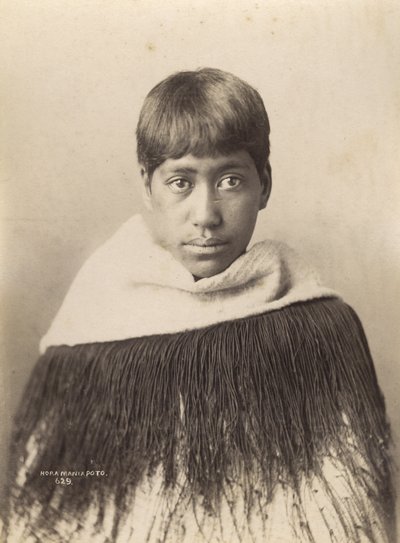 होरा मणियापोटो, c.1890 (एल्बम प्रिंट) द्वारा जोशिया मार्टिन