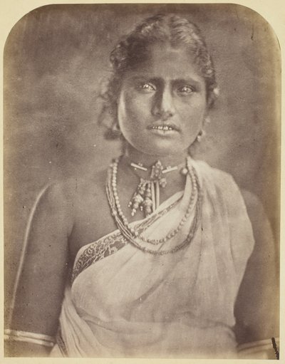सिंहली महिला द्वारा जूलिया मार्गरेट कैमरून