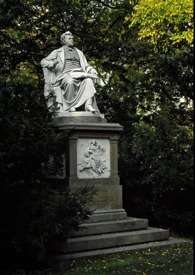 ऑस्ट्रियाई संगीतकार फ्रांज पीटर शुबर्ट (1797-1828) को श्रद्धांजलि में स्मारक। कार्ल कुंडमन (1838-1919) 1872 द्वारा मूर्तिकला। वियना, स्टैडपार्क, ऑस्ट्रिया द्वारा कार्ल कुंडमन