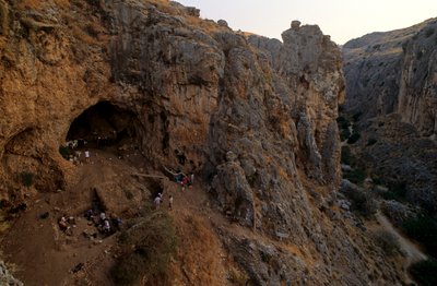  द्वारा केनेथ गैरेट