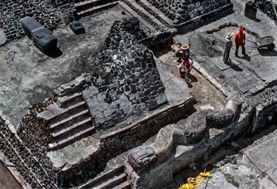  द्वारा केनेथ गैरेट