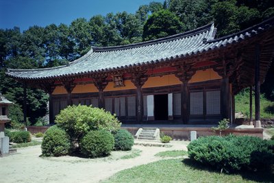पुसोक-सा का मंदिर, 1358 का पुनर्निर्माण किया गया द्वारा Korean School