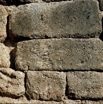 लायंस गेट के पास की दीवारें: पेलोपोनिज़ (1500-1100 ईसा पूर्व) ग्रीस में प्राचीन शहर माइसीन का स्थल द्वारा स्वर्गीय नरककालीन अवधि