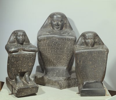 25 वीं -26 वीं राजवंश (डियोराइट) अखामेनरू, हरवा और एमेनोमेट की प्रतिमा द्वारा Late Period Egyptian