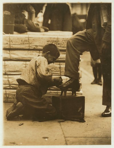 बॉवरी, न्यू यॉर्क में बूटब्लैक, 1910 द्वारा Lewis Wickes Hine