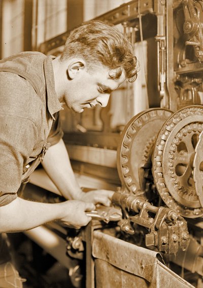 एक बिजलीघर मैकेनिक का पोर्ट्रेट, c.1924 द्वारा Lewis Wickes Hine