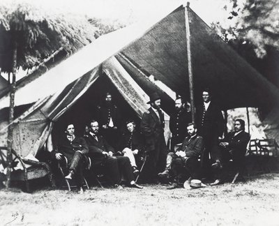 सिटी पॉइंट पर जनरल यूलिसिस ग्रांट और उनके कर्मचारी, 1864 की गर्मियों में, अमेरिकी गृहयुद्ध, यूएसए द्वारा अज्ञात अज्ञात