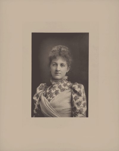 पियानोवादक और संगीतकार लिज़ा लेहमन का चित्र 1862-1918। द्वारा लंडन। फोटो स्टूडियो डब्ल्यू और डी डाउनी