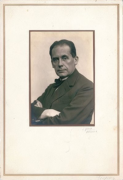 वाल्टर ग्रोपियस (1883-1969)। 1920 के दशक की शुरुआत में द्वारा लुई नायक