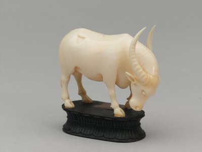 काले बिशप, शतरंज का टुकड़ा, भारत, 1820 लगभग द्वारा लुइस थॉमस बार्डेल