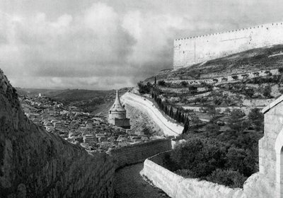 जेरूसलम की दीवार के पास यहूदी दफन स्थान, 1937 द्वारा मार्टिन हर्लिमैन