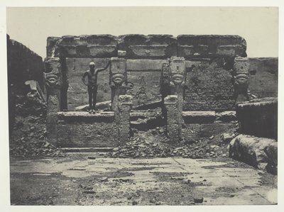 डेंडेरा टुटायर्स का महान मंदिर, ऊपरी मिस्र, 184951, 1852 में छपा। द्वारा मैक्सिम डू कैंप
